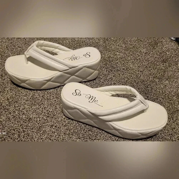 So Me Shoes - So Me White Platform Quilted Platform Thong Sandals Womens Size 8.5